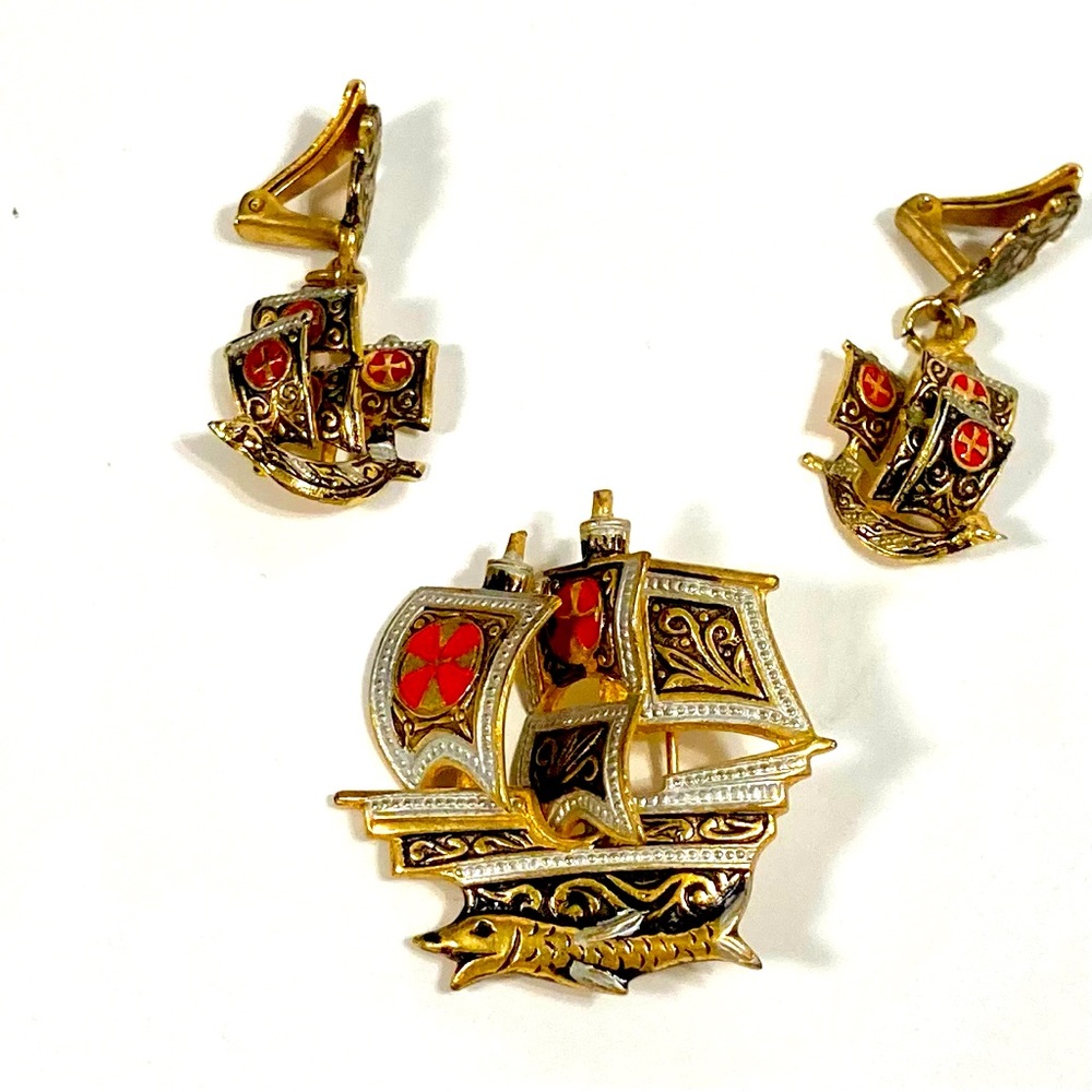 Vintage Spanish Galleon Ship Damascene Brooch pin & clip earrings
